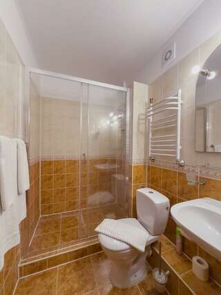 Гостиница Фламинго Светлогорск Номер улучшенный с 1 двуспальной кроватью-5